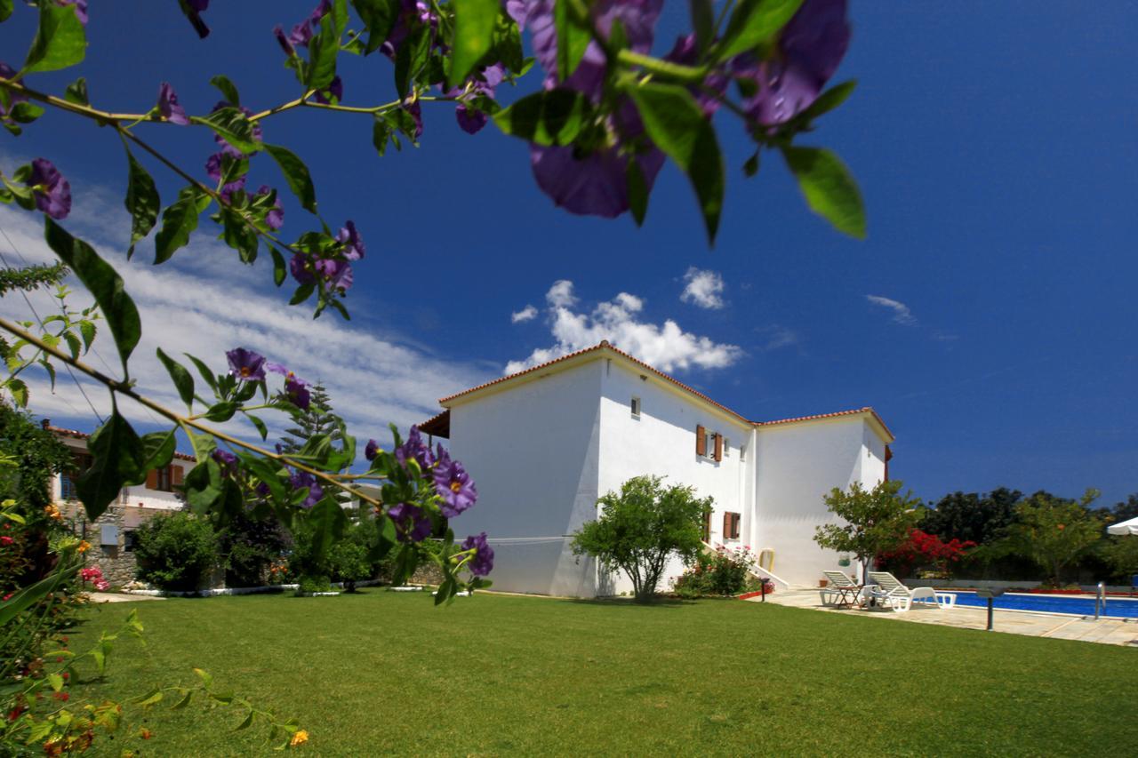 Pavlos Maria Studios Skiathos Town Bagian luar foto